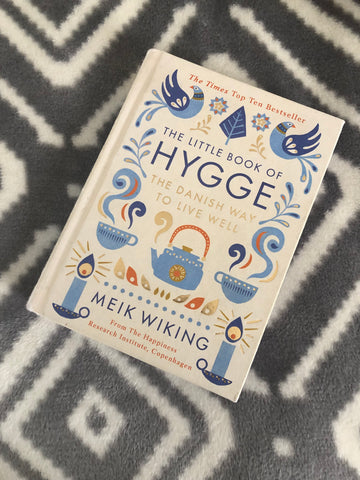hygge, hygge book, living hygge, cozy christmas, christmas traditions, Meik Wiking, little book of Hygge