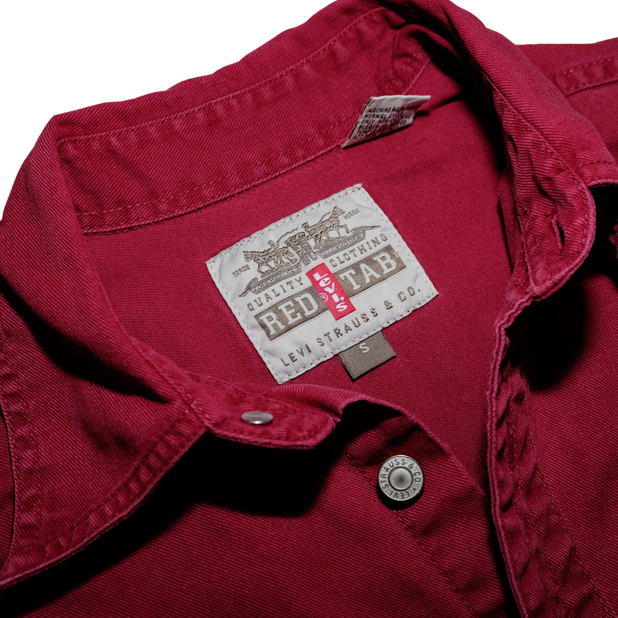 red levis shirt