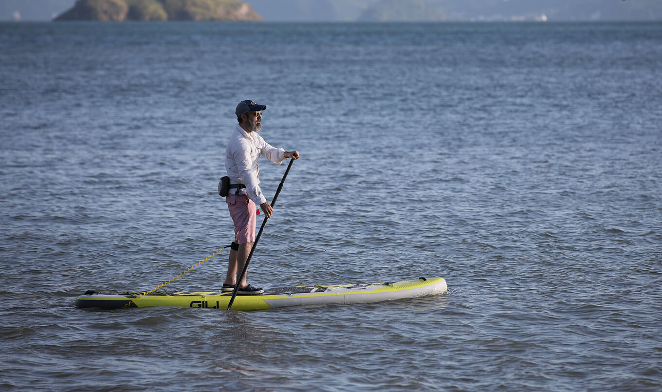 What's the difference between a paddle board and surfboard?