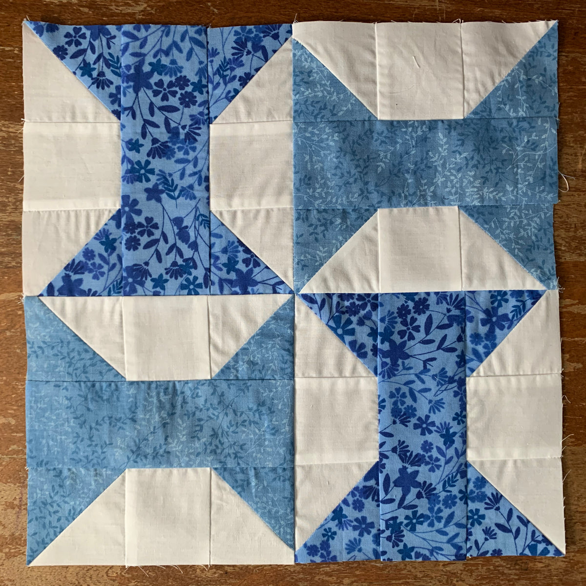 easy-quilt-block-tutorial-the-spinning-spool-block