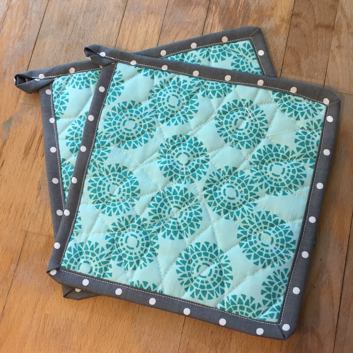 Free Hot Pot Holder Tutorial Bobbin In Quilts