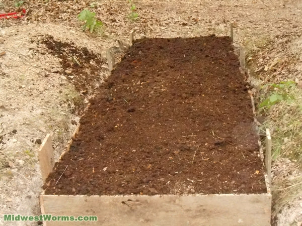 composting worm bed - midwest worms