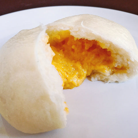 molten egg yolk bun (liu sha bao)