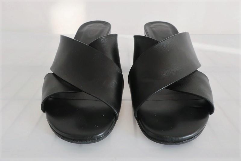 Tod's Crisscross Slide Sandals Black Leather Size 40 Mid-heel Mules