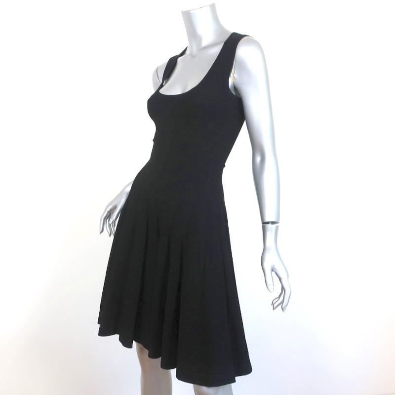 Louis Vuitton Short Sleeved High Neck Fitted Dress BLACK. Size 36