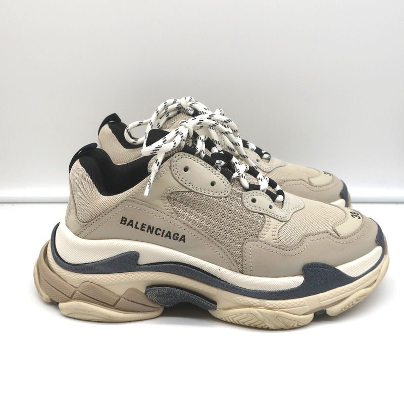 balenciaga triple s taupe