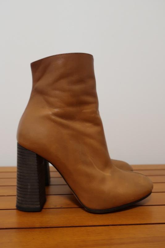 Light brown slip-on boots with a stable heel made from genuine leather -  BRAVOMODA