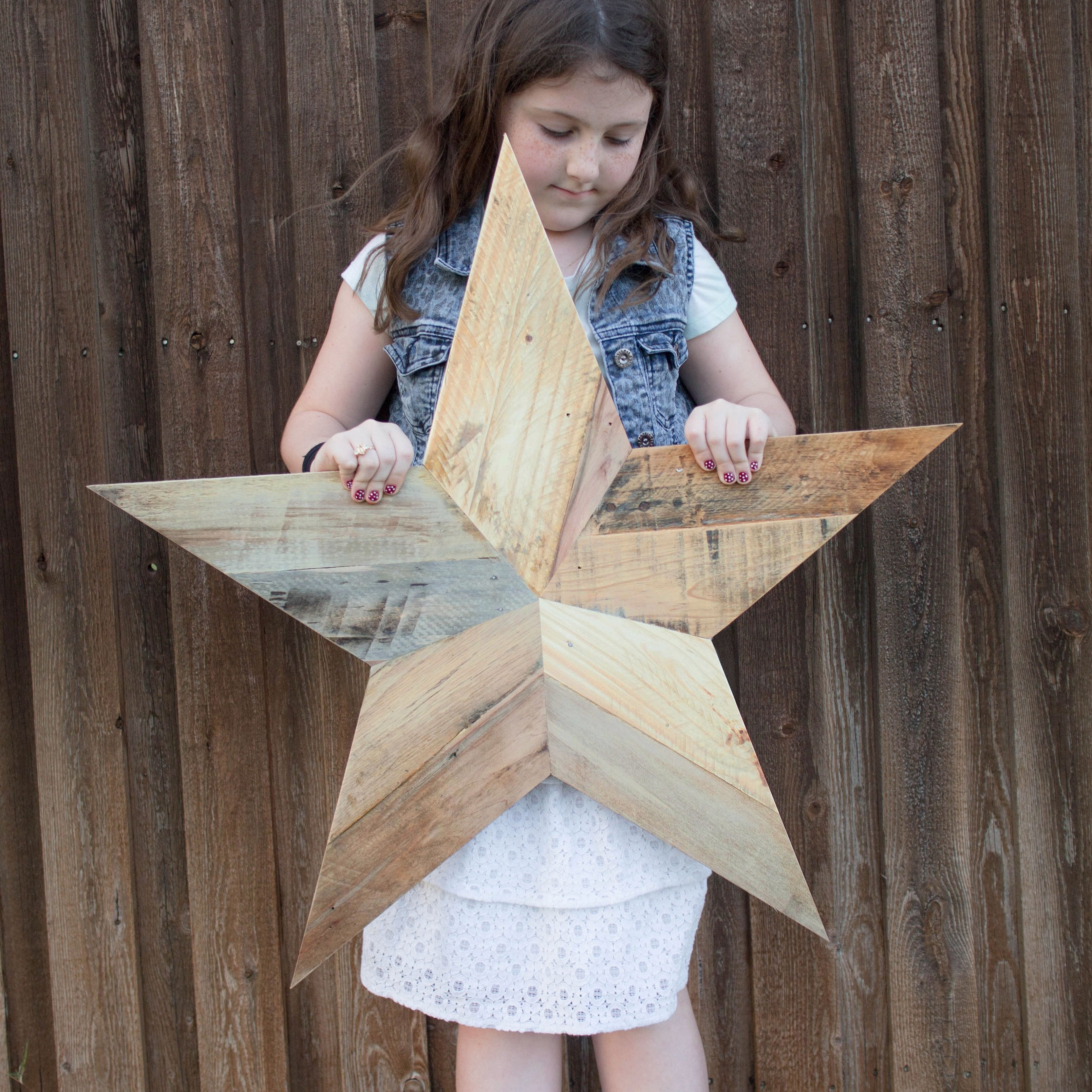 Reclaimed Pallet Wood Stars – Dennehey Design Co.