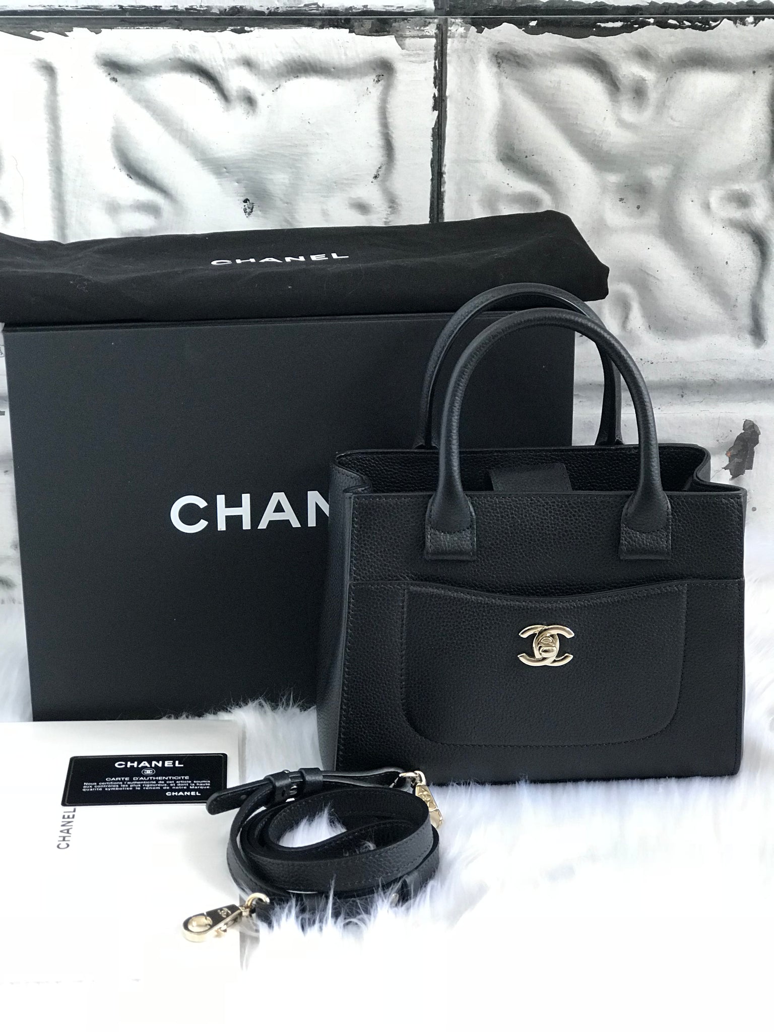 chanel mini neo executive tote