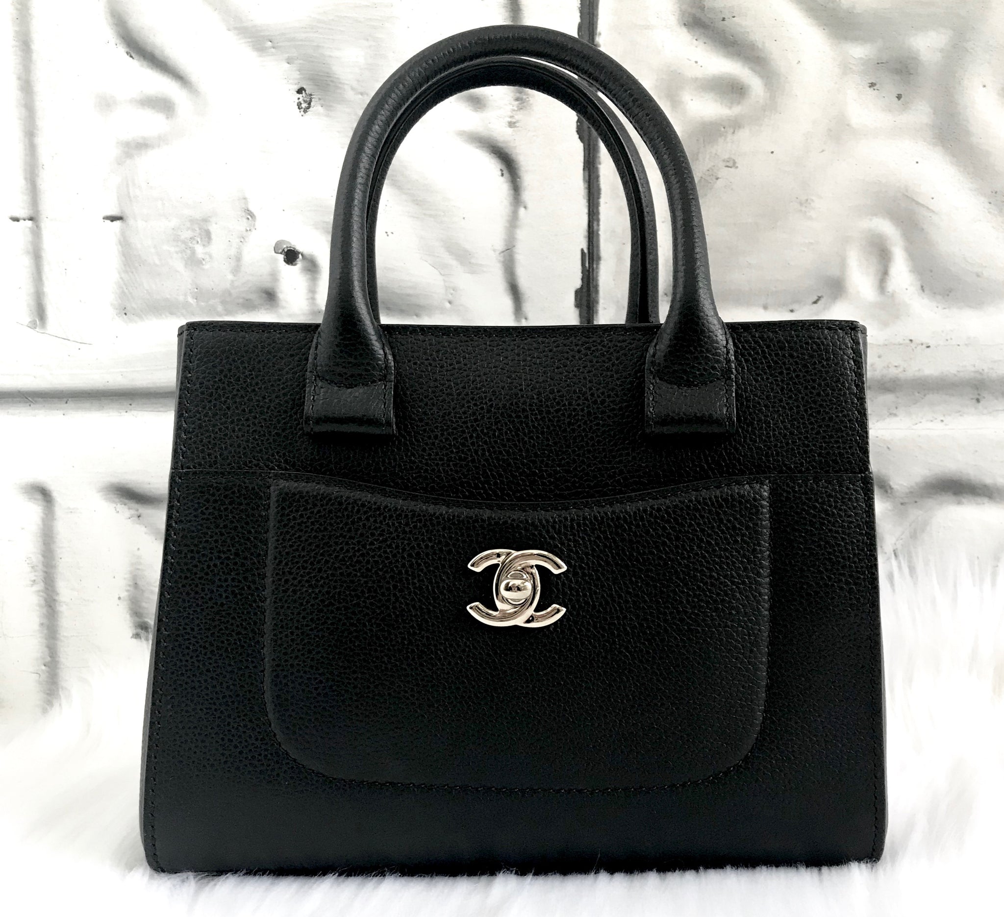 chanel mini executive tote