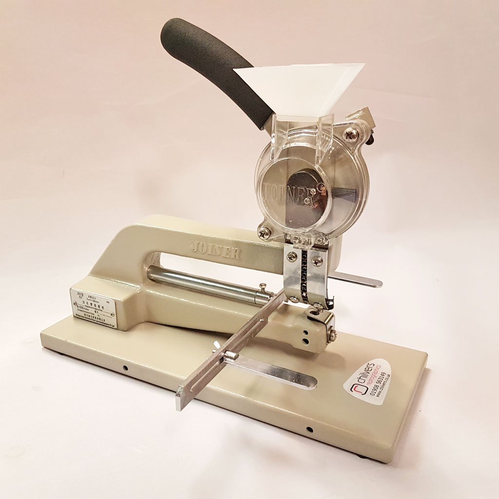 eyeleting machine