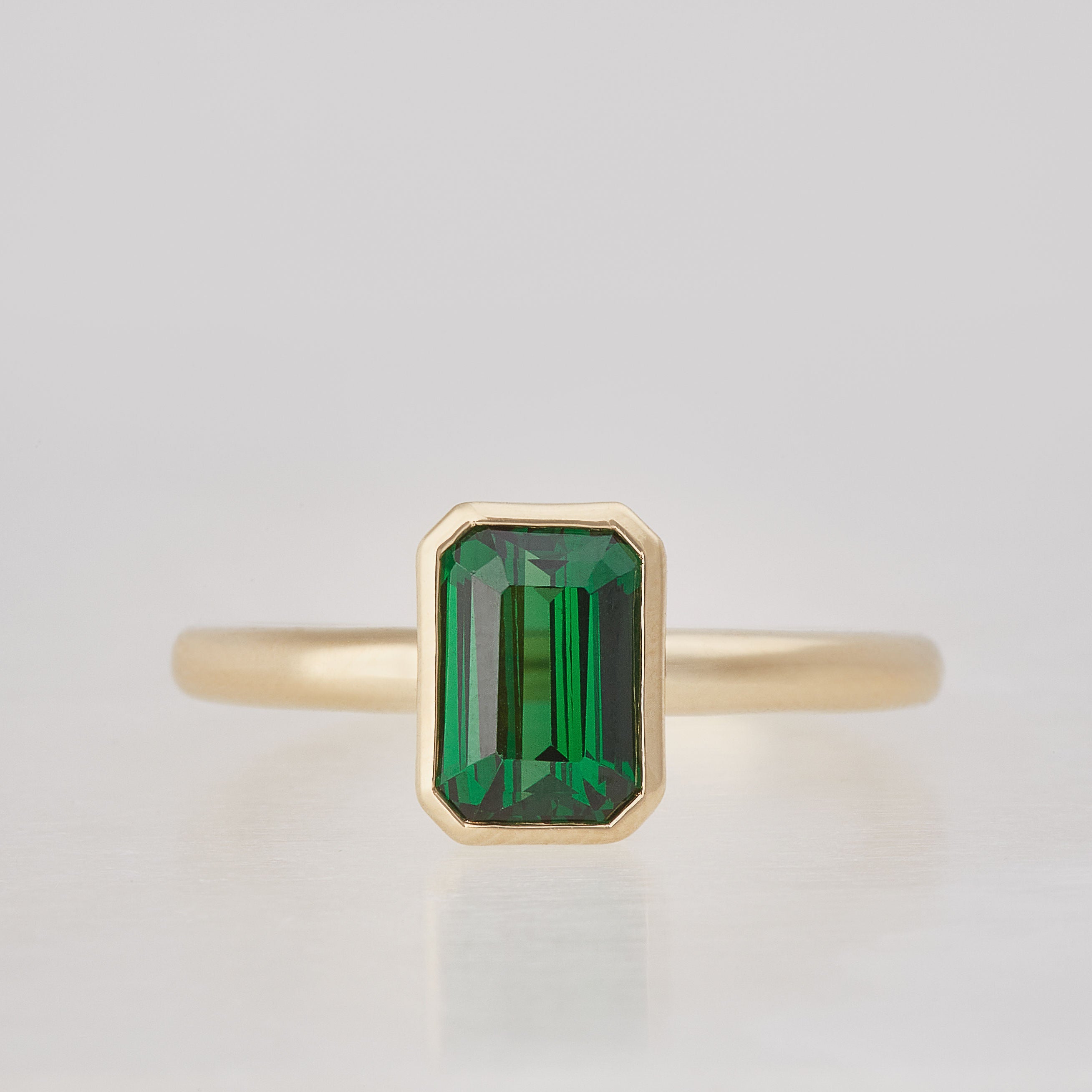 Custom Tsavorite Garnet - Profile