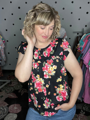 Black Floral Flutter Sleeve Tee - Hello Gorgeous Boutique by Alyssa