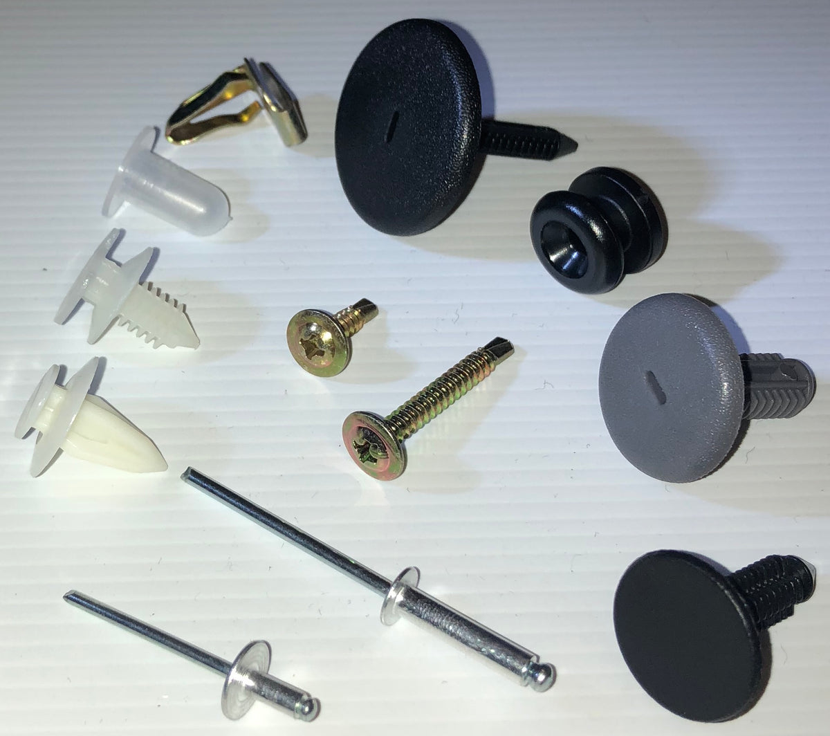 CLIPS & FASTENERS – GlobalTrim