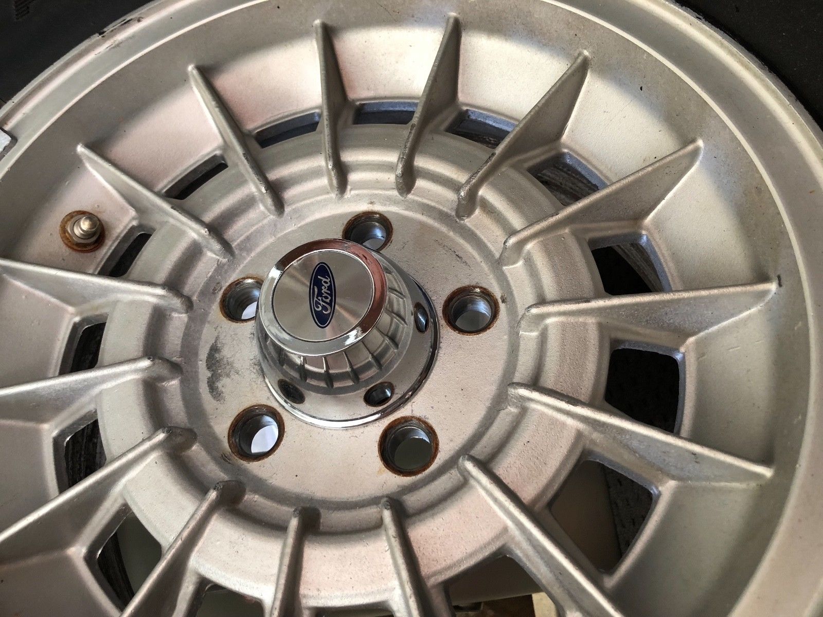 ford falcon wheel centre caps