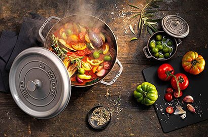 STAUB Round Cast Iron Cocotte ￼Dutch Oven 4 QT 9 3/8 Cherry Red #24