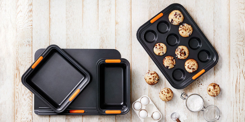  Le Creuset Toughened Non-Stick Bakeware Insulated Cookie Tray -  38 cm: Home & Kitchen