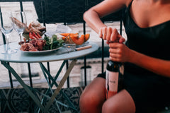 Come si conserva una bottiglia di vino già aperta