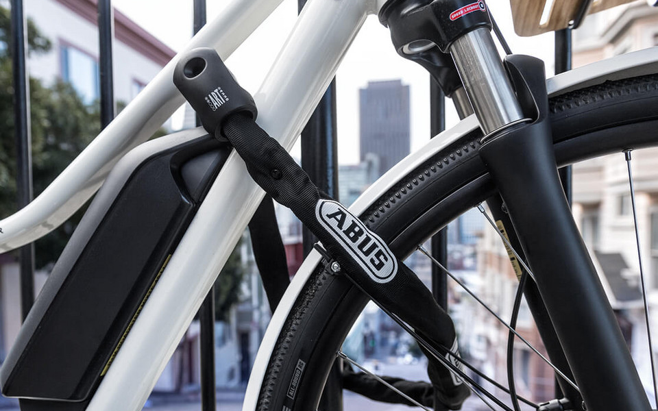 Quels sont les accessoires indispensables pour votre velo electrique ?