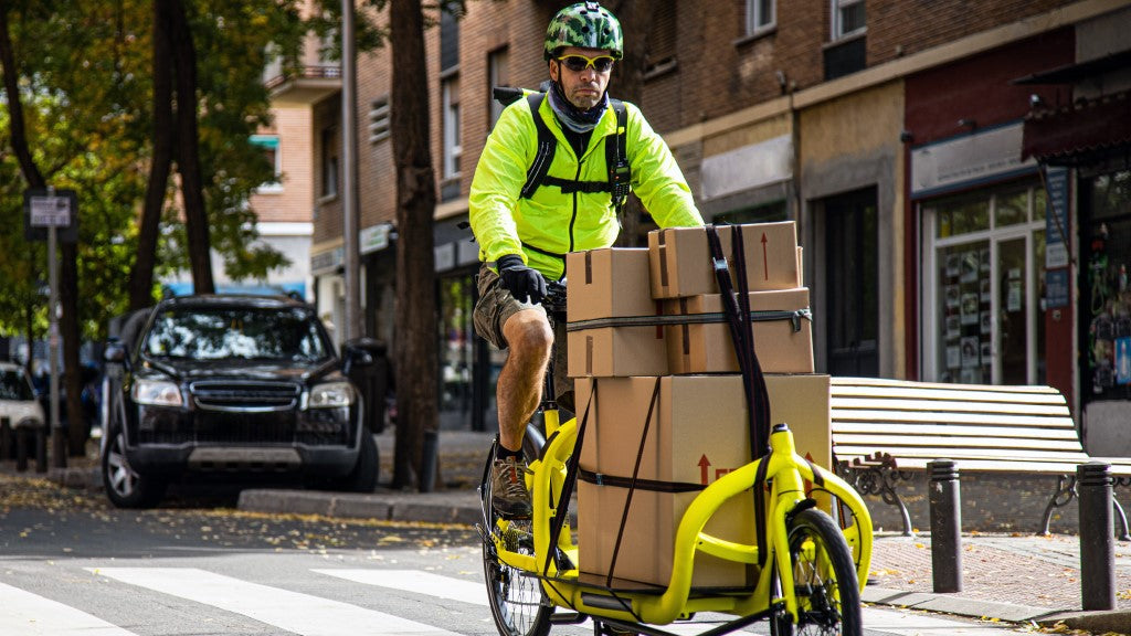 Plus rapide, moins polluant : la livraison en vélo cargo plus avantageuse  que la camionnette en ville