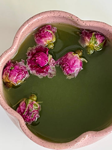 the qi organic rose matcha tea