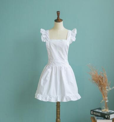 white cotton apron