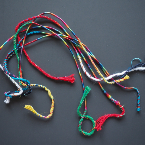 bracelets à fils non tissés