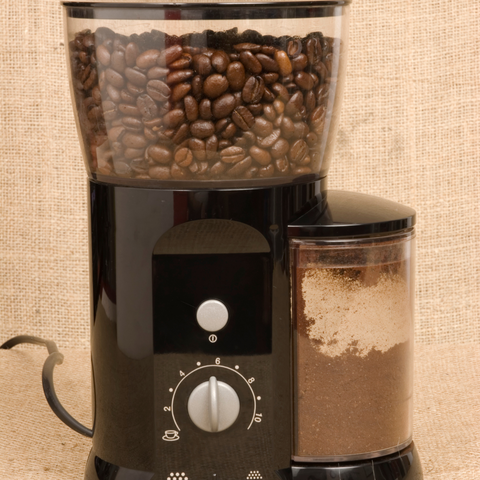 6 More Ways Manual Coffee Mill is Better Than Electric Ones - Holar