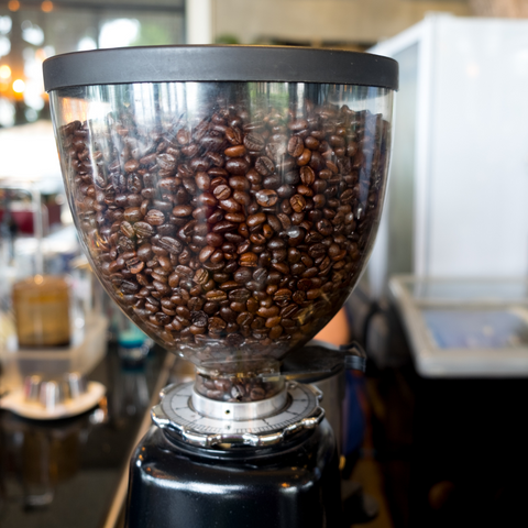 cleaning coffee grinder with rice