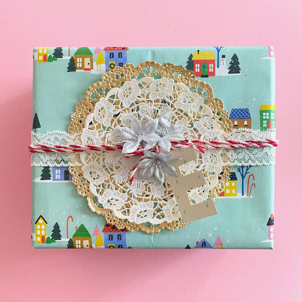 Cute Gift wrapping Idea with Upcycled Materials and Eco-Friendly Wrapping Paper