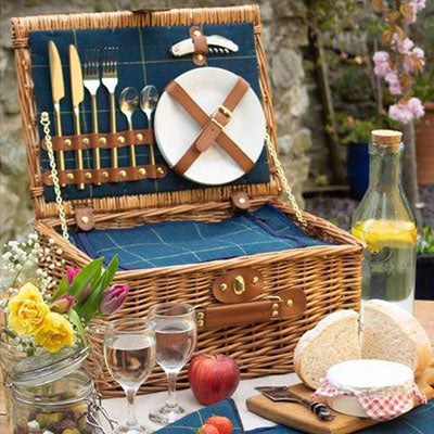 Blue Tween Vollständig ausgestatteter Picknickkorb