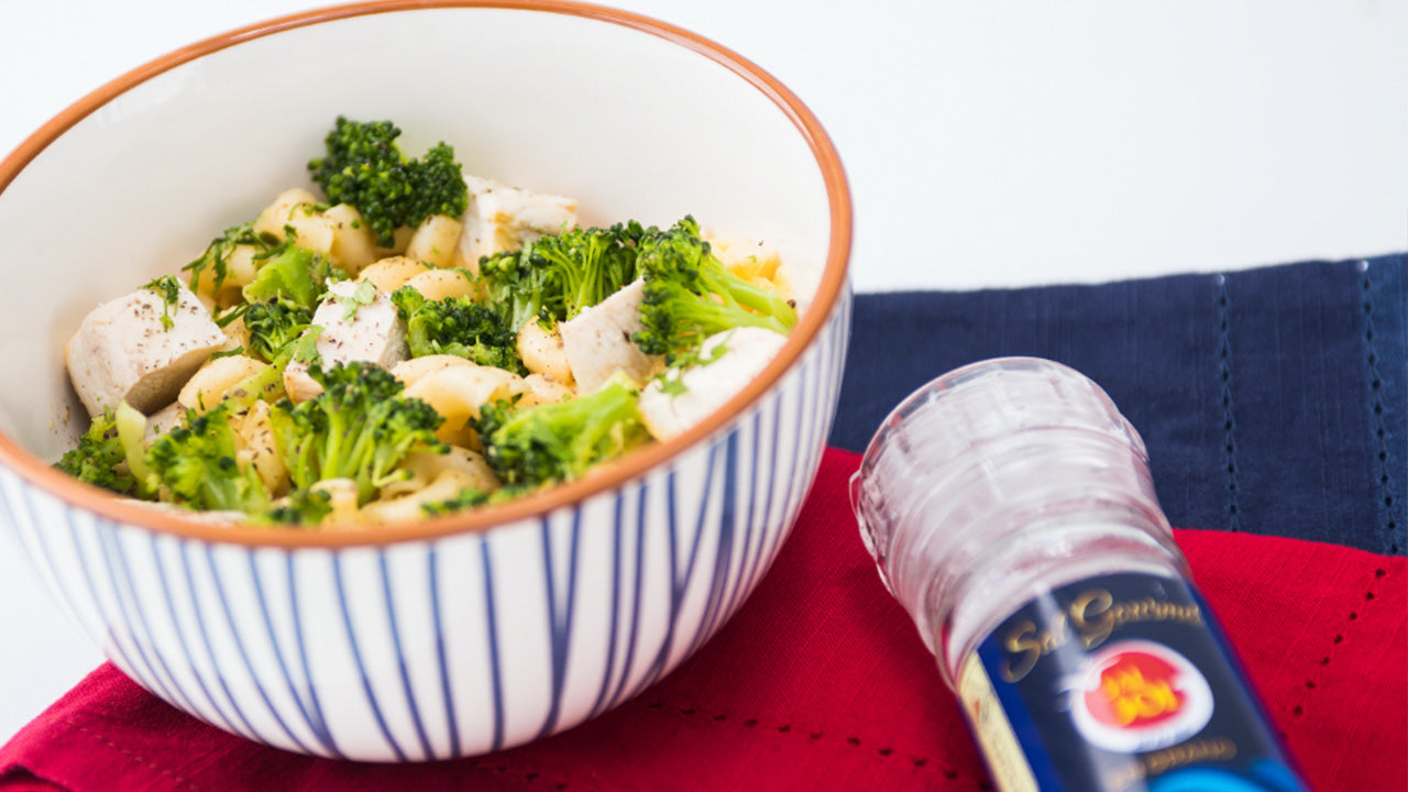 Recetas para niños: macarrones con pollo y brócoli – SAL ROCHE