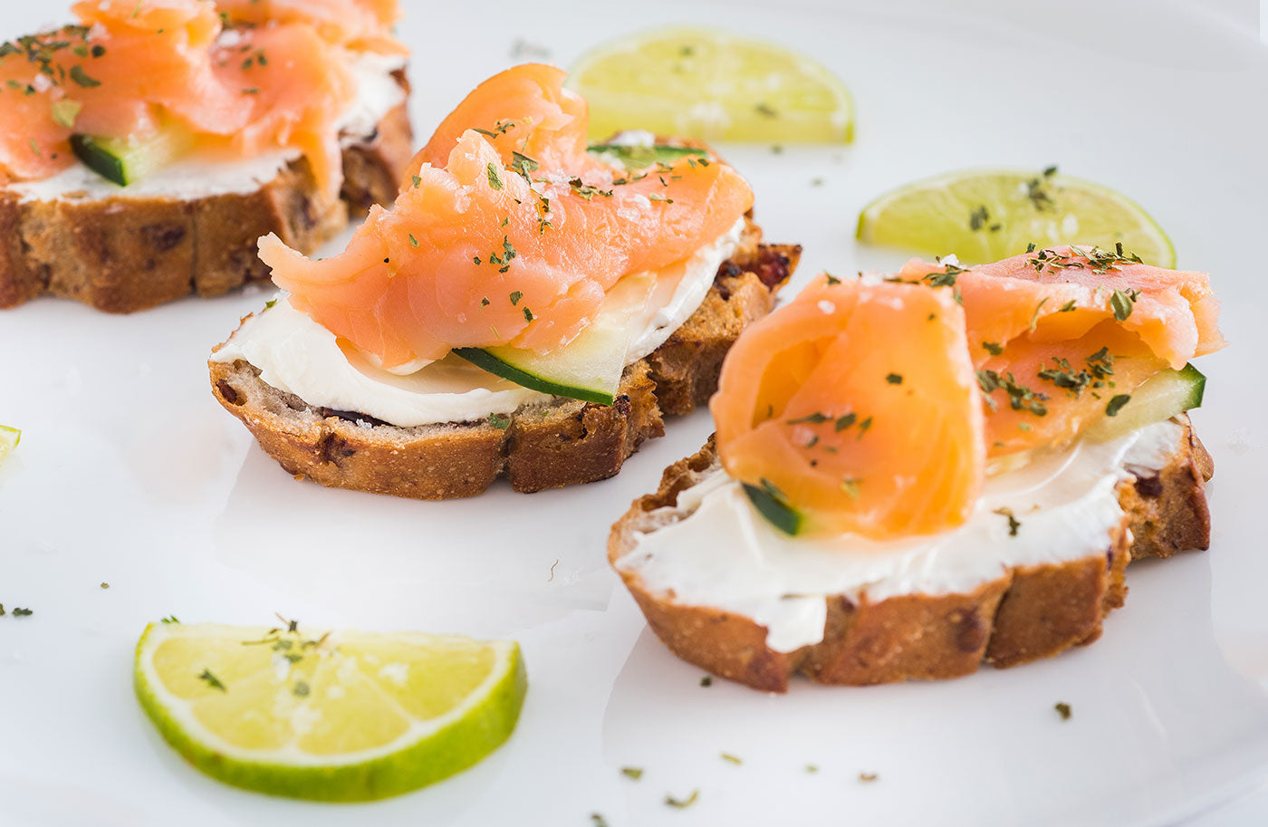 Recetas saludables: Crostinis de Salmón con Flor de Sal – SAL ROCHE