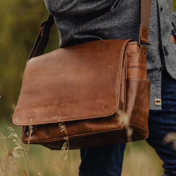 Large Messenger Bag (Amber Brown) | Buffalo Jackson