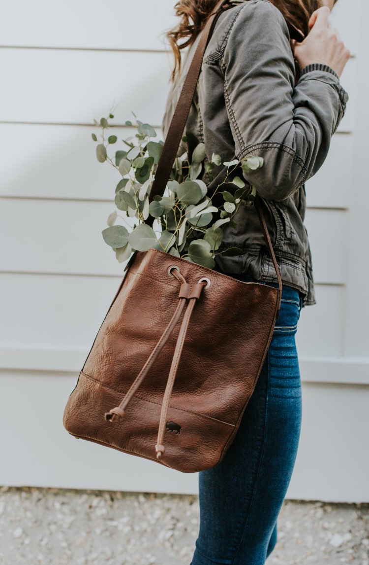 Madison Waxed Canvas Bucket Bag | Navy w/ Saddle Tan Leather