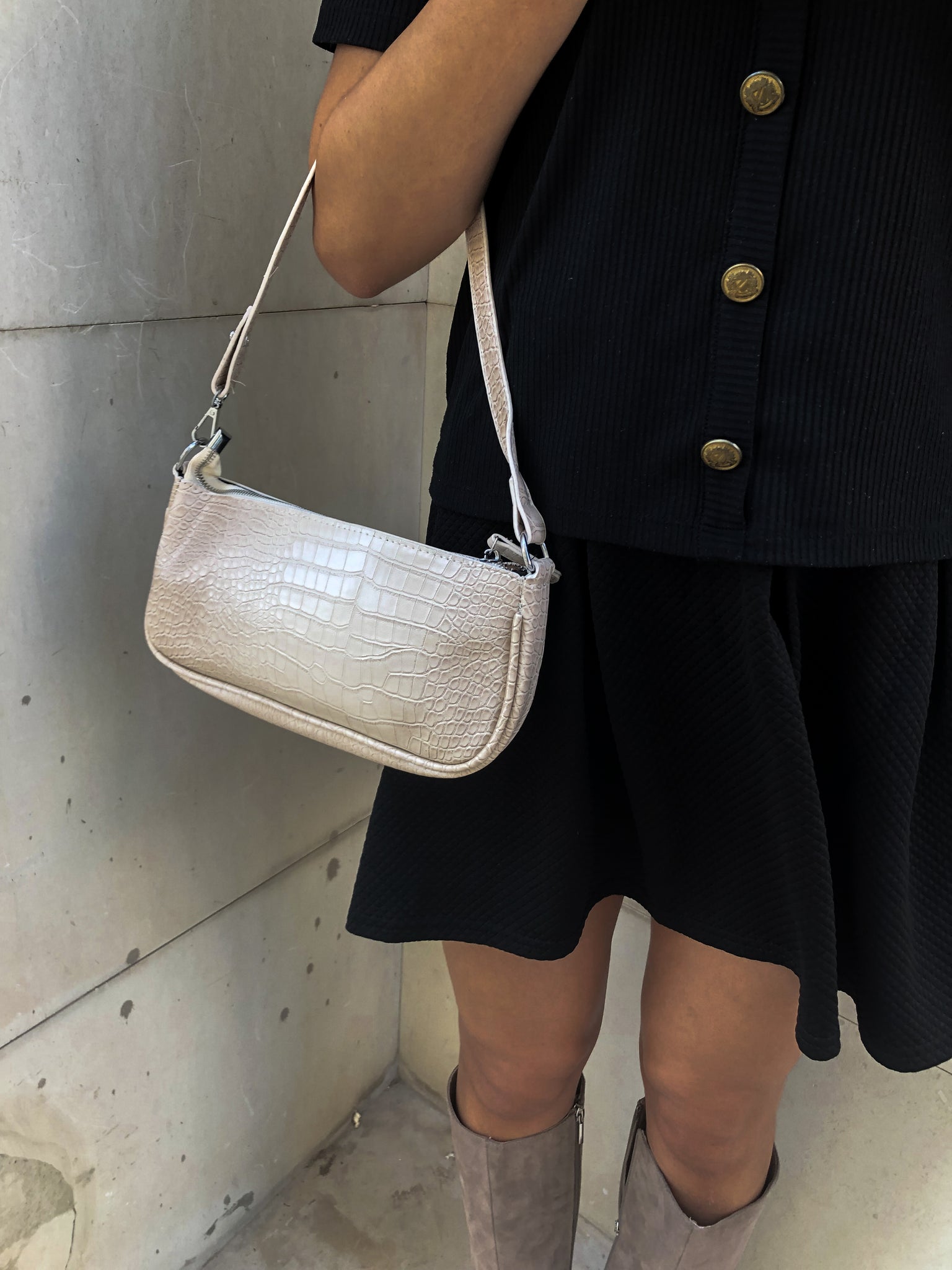 beige shoulder bag