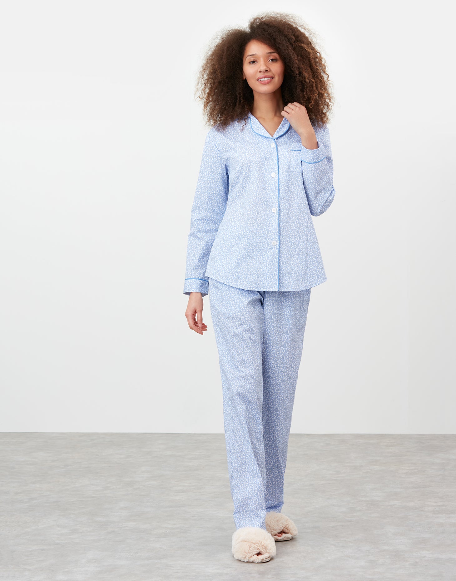 Women's Crisp Cotton Pyjama Set – White Paisley