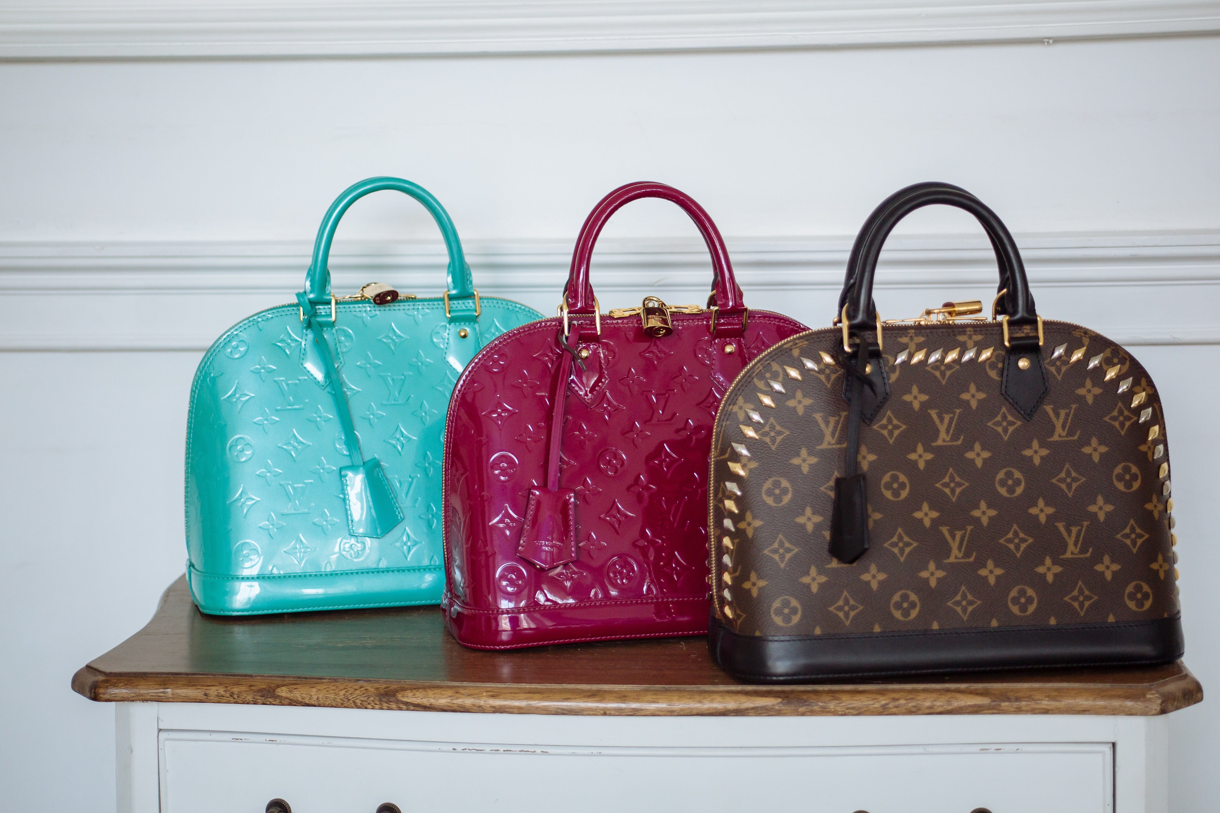 Louis Vuitton Classics: Louis Vuitton Alma Reference Guide alma materials