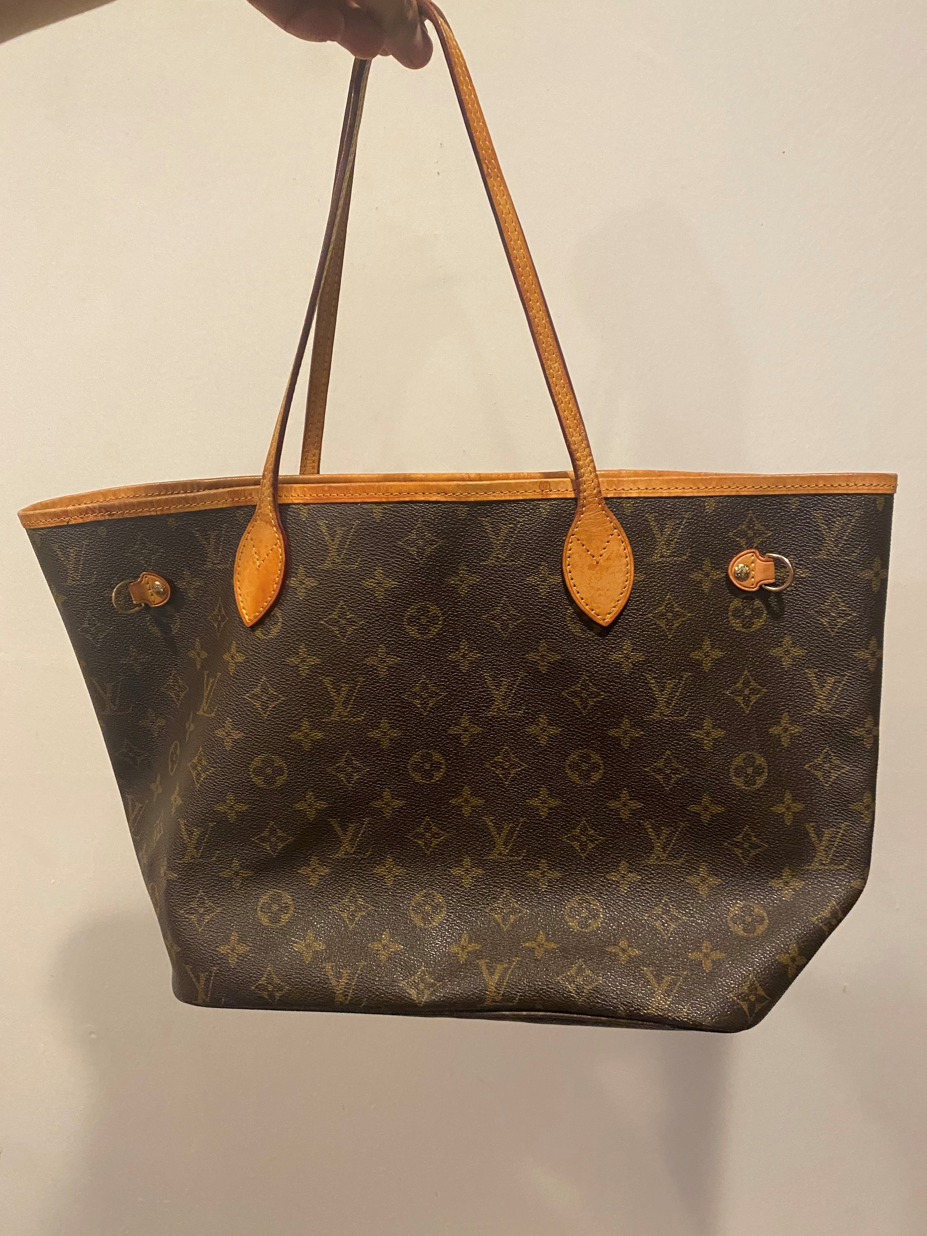 Fake Louis Vuitton Neverfull vs Real: Important Details You Should Definitely Pay Attention To (With Photo Examples) fake neverfull monogram front view