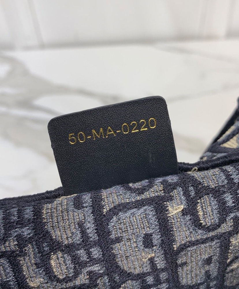 50-ma-0220 dior bag code