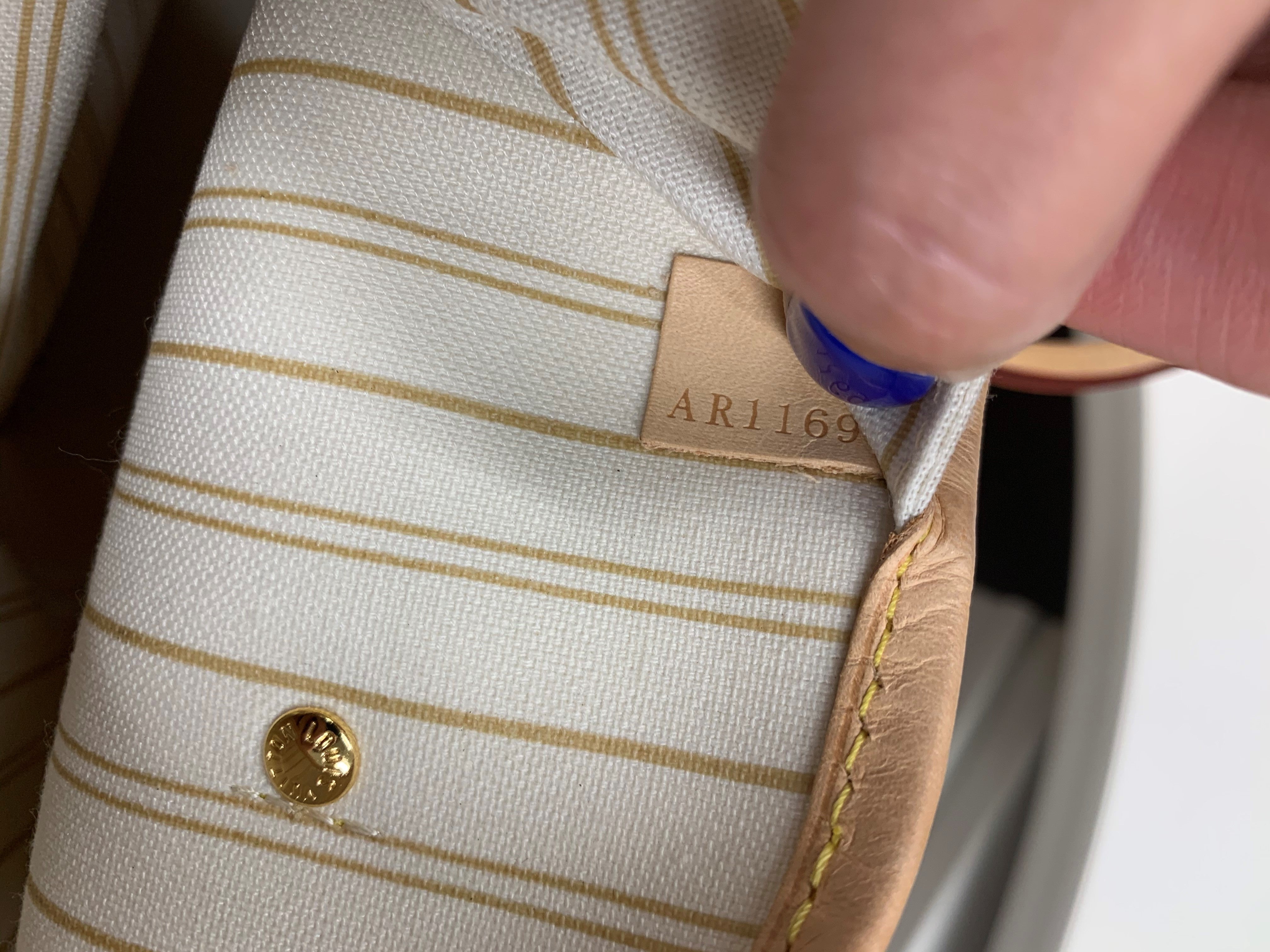 Fake Louis Vuitton Neverfull vs Real: Important Details You Should Definitely Pay Attention To (With Photo Examples) fake Louis Vuitton Neverfull Damier Azur