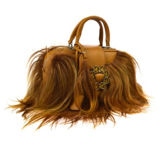 Se pone a la venta una bolsa de Louis Vuitton de 2008 con agujeros