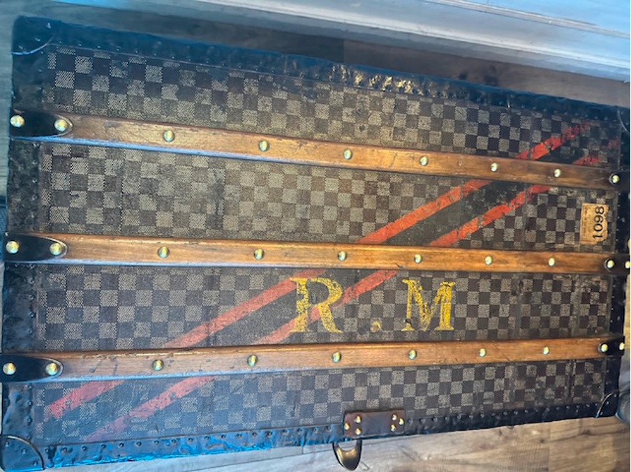 Scopri i migliori modelli di bagagli di Louis Vuitton per decenni Personalizzazione di cardini nascosti