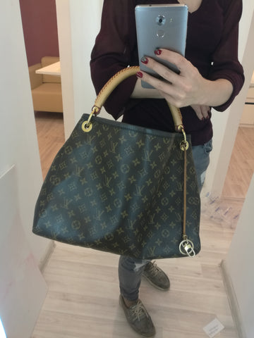repaired cracks on louis vuitton artsy 2