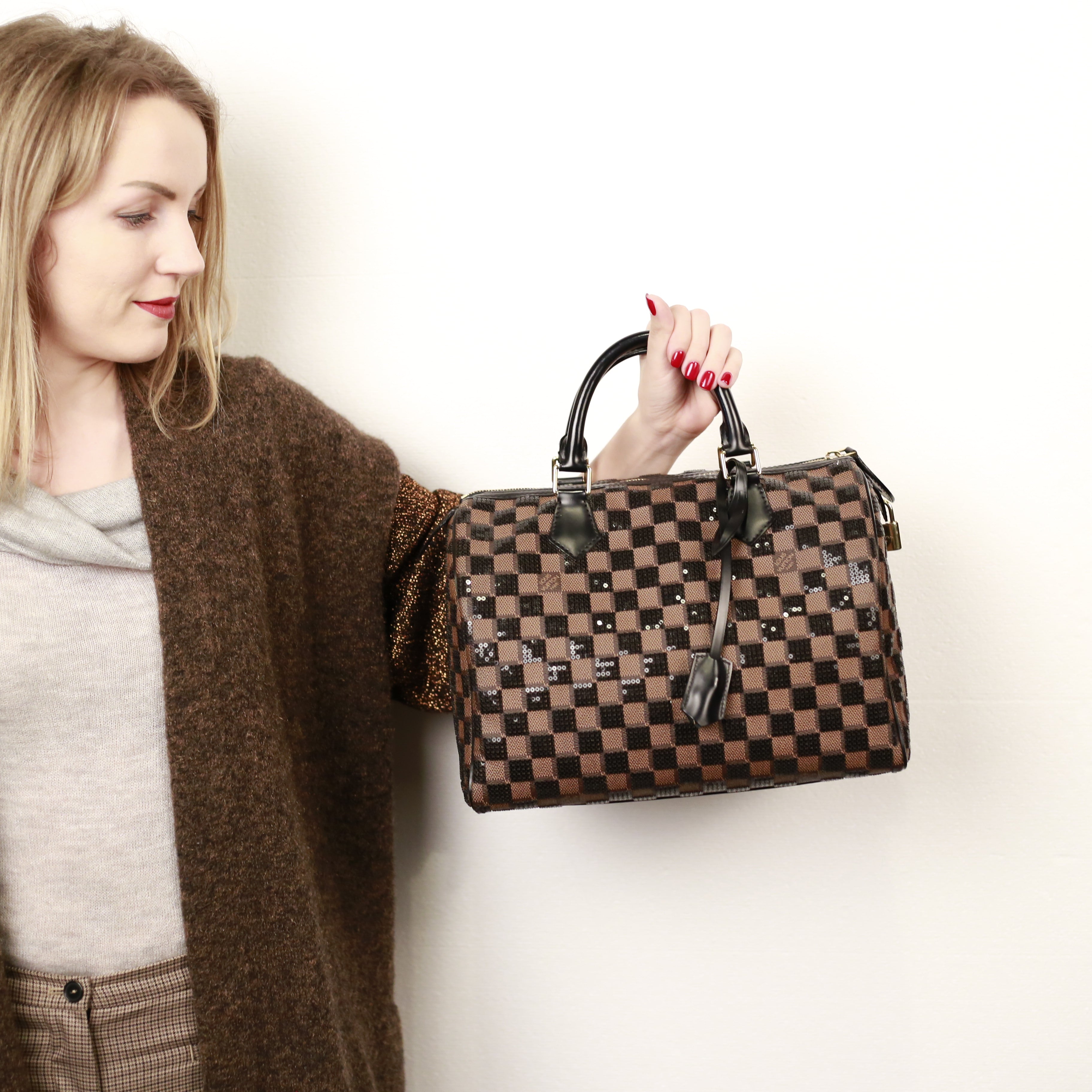 How To Remove Initials Off a Louis Vuitton Leather Bag In 5 Minutes  #removeinitials #lvinitials 