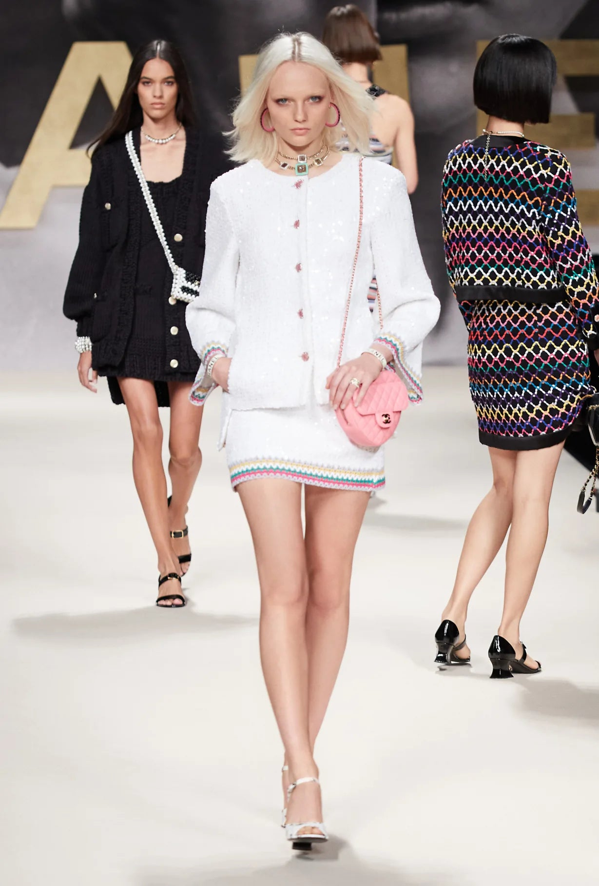 chanel heart bag catwalk spring summer 2022