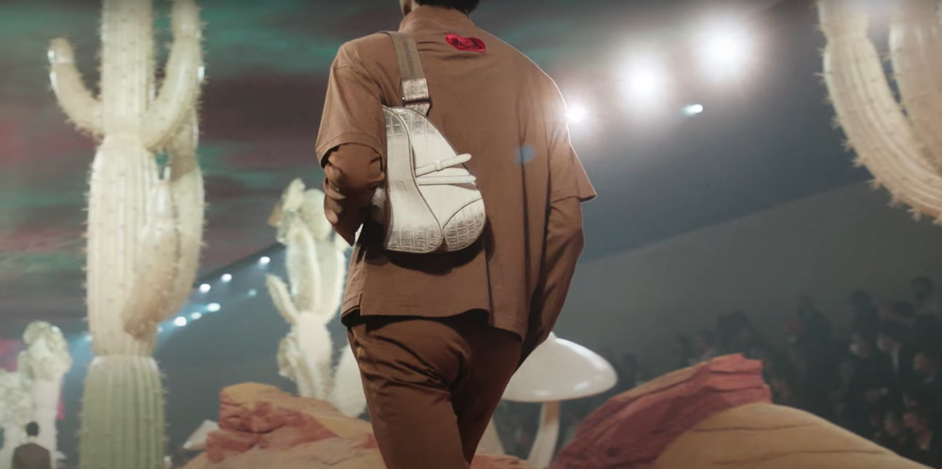 Dior Men's Summer 2022: Todas las bolsas de Kim Jones y Travis Scott Collaboration