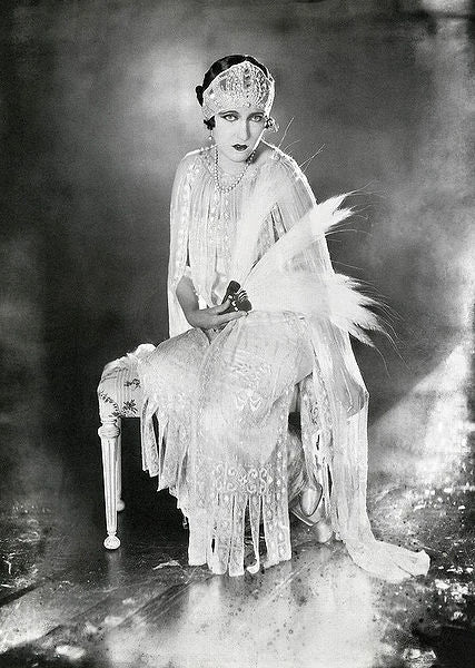 gloria swanson 1920s outfit idea