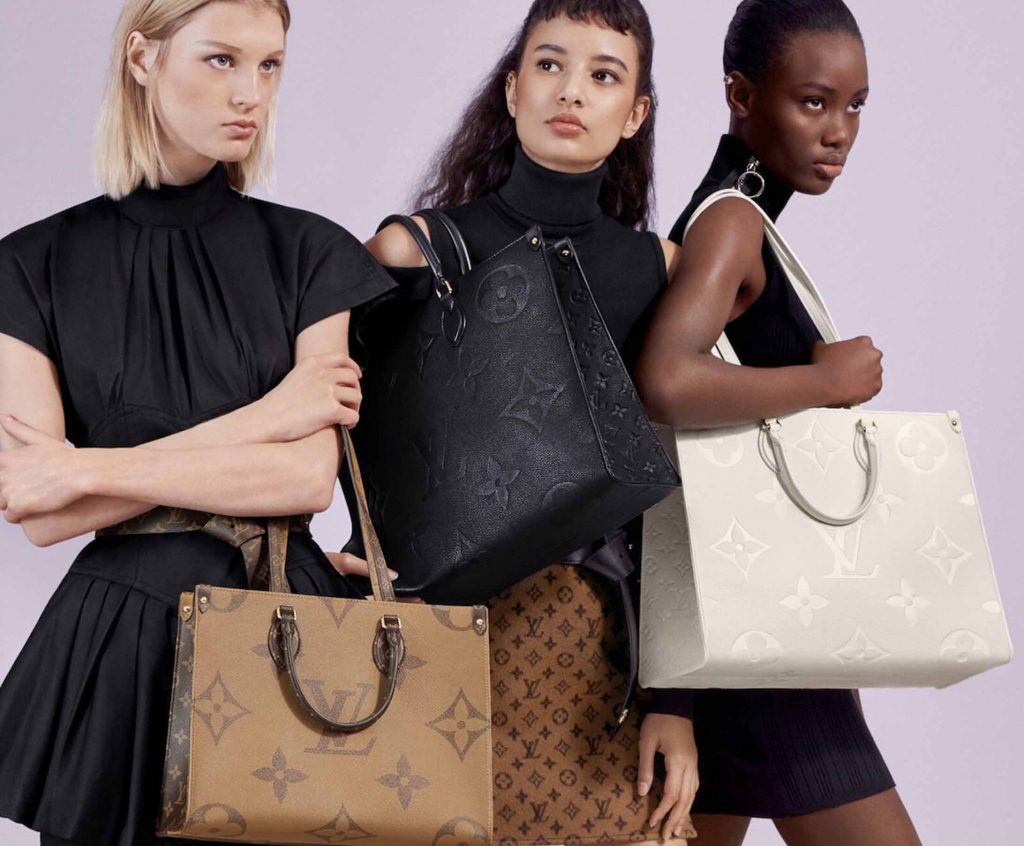 ¿Cuál es la mejor bolsa de bolso de diseñador? Dior Book Tote vs Louis Vuitton Onthgo Comparación de tamaño