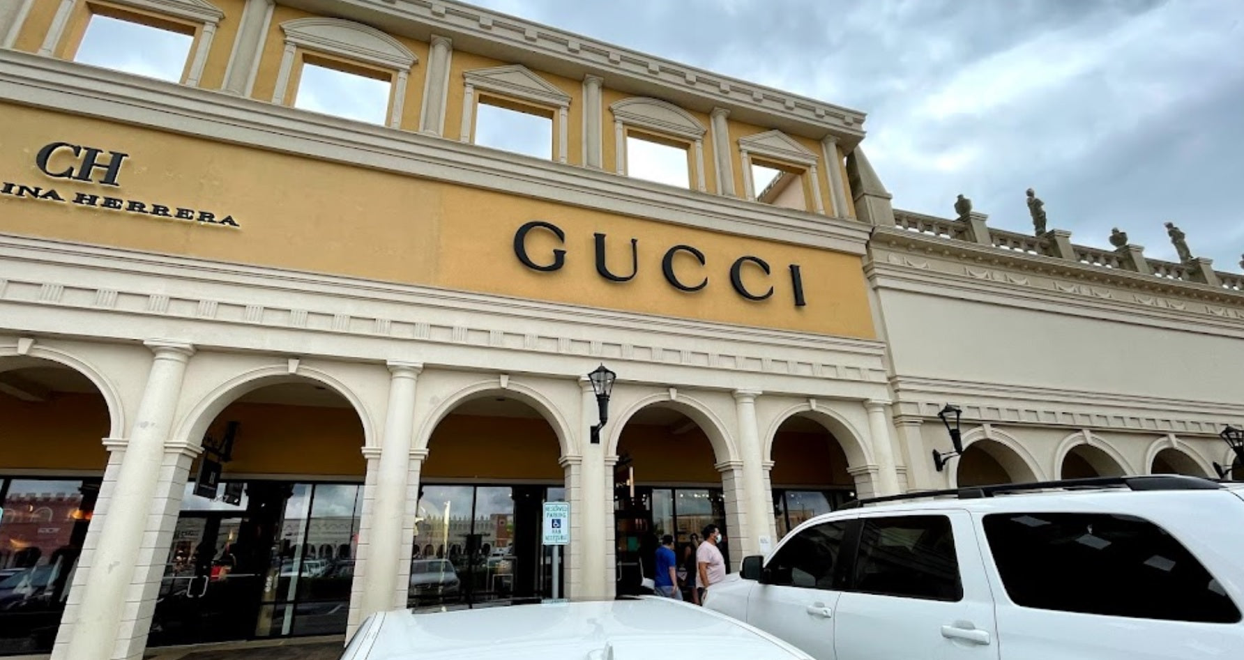 GUCCI OUTLET - 52 Photos & 49 Reviews - 3939 Ih 35 S, San Marcos, Texas -  Men's Clothing - Phone Number - Yelp